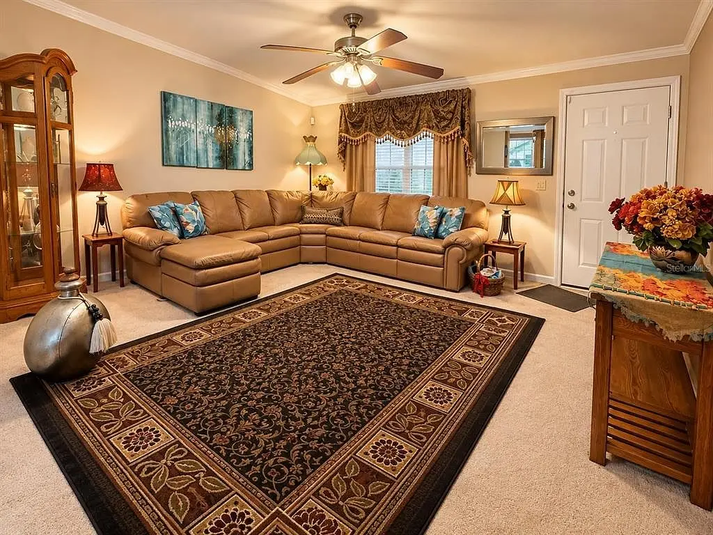1722 Evergreen St, Kissimmee FL: living room