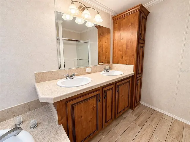 1722 Evergreen St, Kissimmee FL: primary bathroom vanity