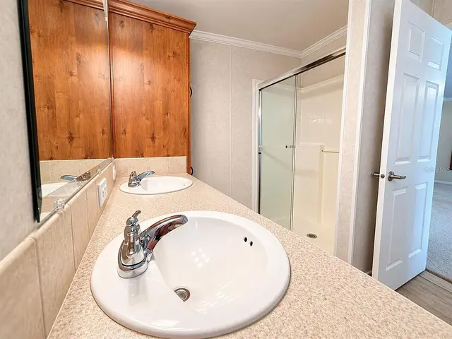 1722 Evergreen St, Kissimmee FL: second primary bathroom